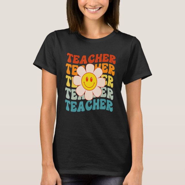 T-shirt Retro Groovy Teacher Happy Face Cute Daisy Flower  (Devant)