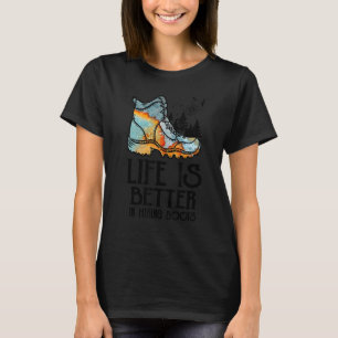 T-shirt Retro Hiking Camping Mountain Life Is Better In Hi