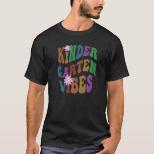 T-shirt Retro KINDERGARTEN VIBES Professeur Peace Love Kin