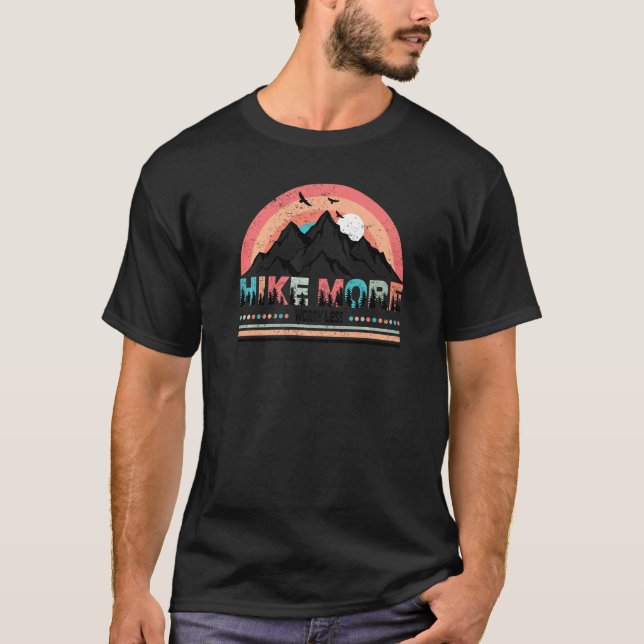 T-shirt Rétro Randonnée Plus Inquiète Moins Camping Randon (Devant)