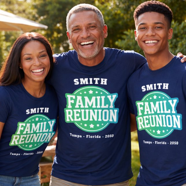 T-shirt Réunion de famille  (Cousin Crew - Family Reunion - Matching Shirts. Modern logo style with family name. Vacation time)