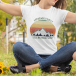 T-shirt Réunion familiale personnalisée Beau coucher de so<br><div class="desc">De beaux t-shirts personnalisés pour une réunion d'automne avec cousins, tantes, oncles et grands-parents. Commandez des tee - shirts d'automne assortis pour l'ensemble de l'équipage avec votre nom de famille et l'année en vert autour de la belle image vintage coucher de soleil sur les montagnes et les arbres. Grand chemises...</div>