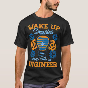 T-shirt Réveillez-vous dormant plus intelligent avec un in