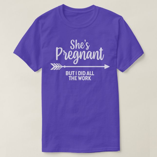 T-shirt Révélation de grossesse - Elle est enceinte, mais  (Design devant)