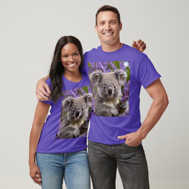 T-shirt "Rêver dans le violet : Un Koala dans un arbre Jac (Unisexe)