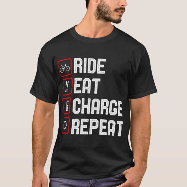 T-shirt Ride Eat Charge Répéter Funny E-Bike (Devant)