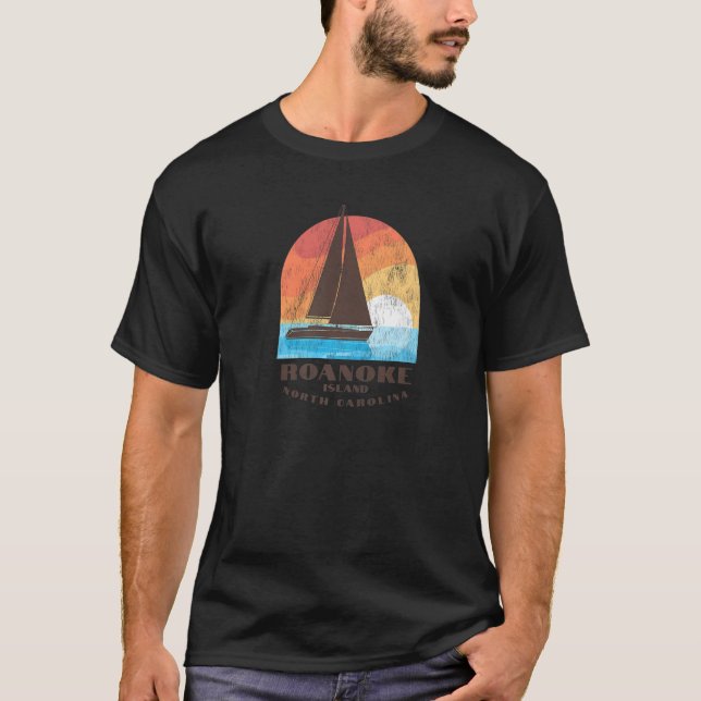 T-shirt Roanoke Island, NC Vacationing Sailboating Sunrise (Devant)