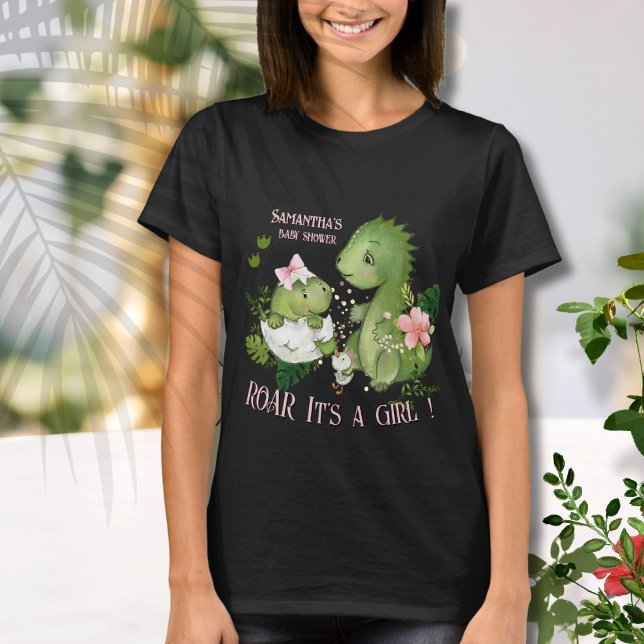 T-shirt Roar It's a Girl! Baby Shower Mom's  (Roar It's a Girl! Baby Shower Mom's T-Shirt)