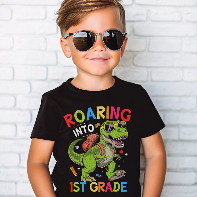 T-shirt Roaring into 1st Grade Dinosaur – Back to School (Créateur téléchargé)
