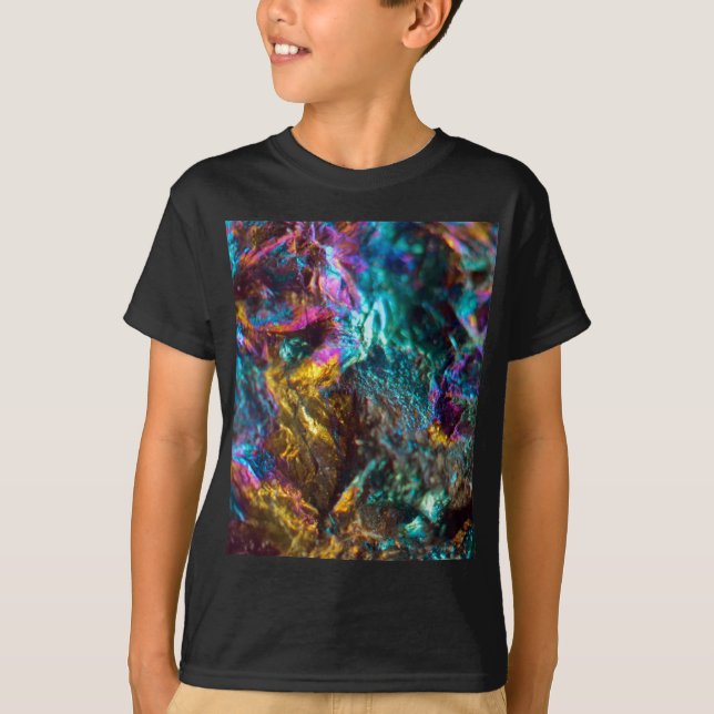 T-shirt Roche en cristal luisante d'huile d'arc-en-ciel (Devant)