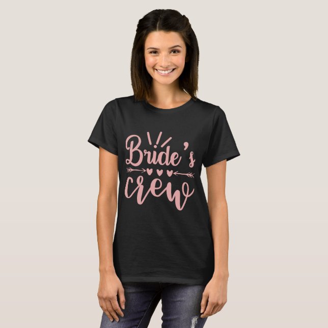 T-Shirt rose calligraphié pour l'équipe de la mari (Devant entier)
