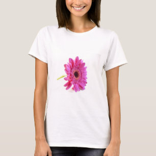 T-shirt rose sur le blanc