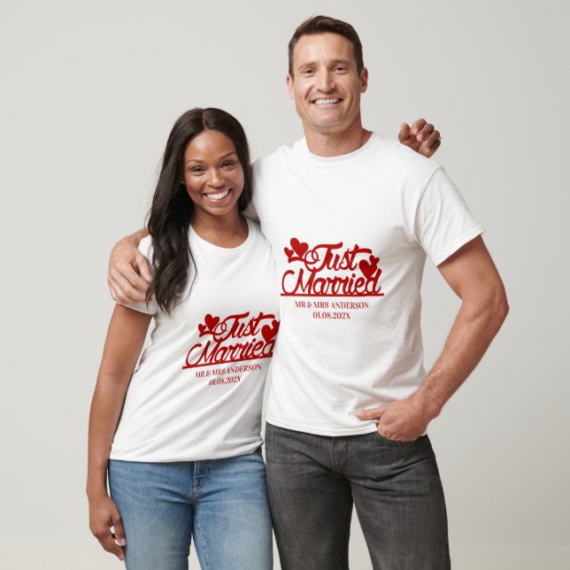 T-shirt Rouge Mariés depuis peu Typographie Couple Nom per (Unisexe)