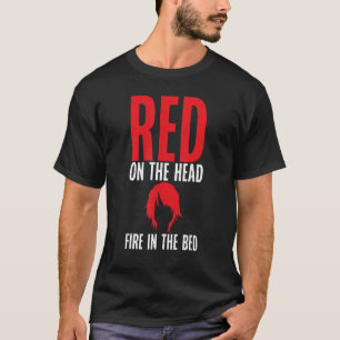 T-shirt Rouge sur le feu de tête dans la tête de lit