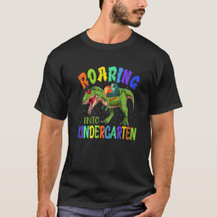 T-shirt Rouler Dans Le Jardin D'Enfants Dinosaure Rex Reto