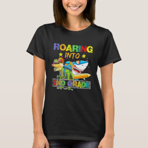 T-shirt Rouler Dans Le Requin Dinosaure De 2E Année Retour
