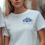 T-shirt Royal Blue Floral et Gold Leaf Mis Quince<br><div class="desc">Royal Blue Rose et Gold Leaf Floral Mis Quince T-shirt avec texte entièrement modifiable. Design floral élégant avec des fleurs roses d'aquarelle et des feuilles dans les tons bleu et or. Design chic et moderne pour vos 15 ans de shopping et de danse. Parcourez ma collection Rose et Gold Leaf...</div>
