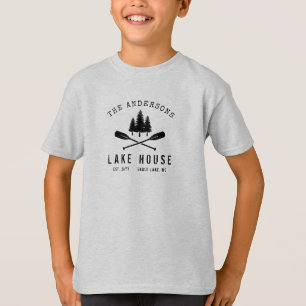 T-shirt Rustic Lake House Boat Oars Trees Nom de famille