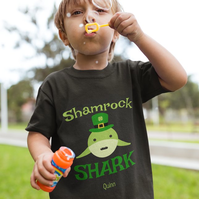 T-shirt Saint-Patrick de requin shamrock (Créateur téléchargé)