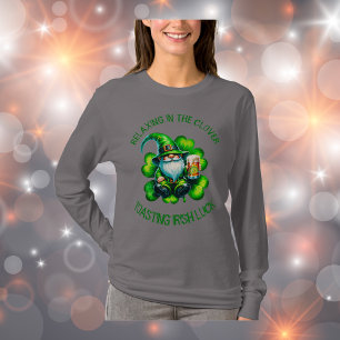 T-shirt Saint Patrick Gnome mignonne avec bière