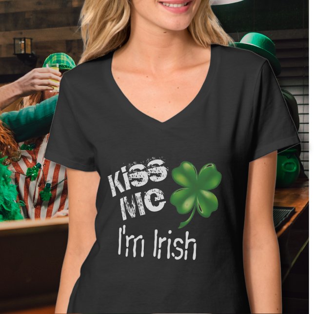 T-shirt Saint Patrick's Day Kiss Me Je suis Shamrock noir  (Créateur téléchargé)