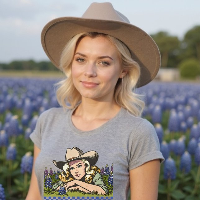 T-shirt Saison Bluebonnet du Texas Blonde Retro Cowgirl (Texas Bluebonnet Season Blonde Retro Cowgirl T-Shirt)