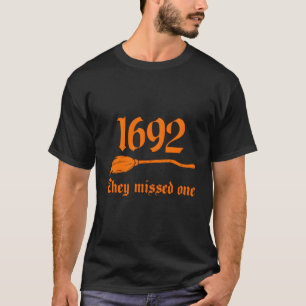 T-shirt Salem vintage 1692 Ils Ont Manqué Une Sorcière Hal