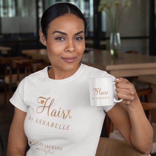 T-shirt Salon de cheveux employé personnalisé blanc et or (The coffee mug can be purchased separately)