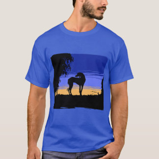 T-shirt Saluki at night