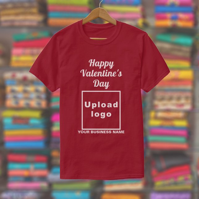 T-shirt Salutation de Saint-Valentin d'affaires sur T-shir (Maroon t-shirt with your business name and logo and with Happy Valentine's Day greeting.)