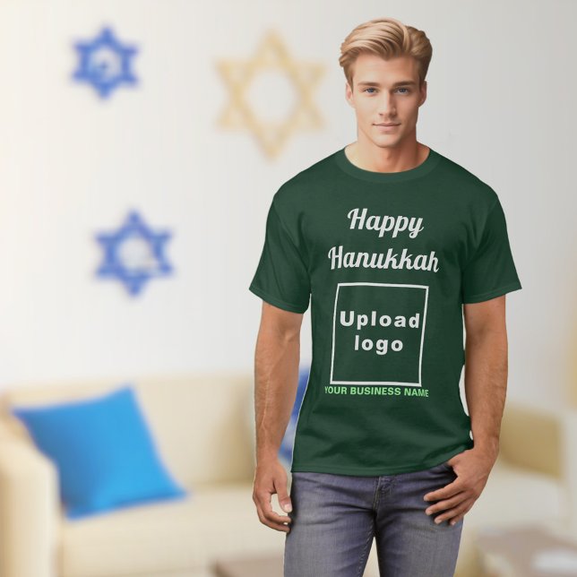 T-shirt Salutation des entreprises Hanoukka sur Deep Fores (Hanukkah greeting, business name and logo on deep forest green t-shirt)