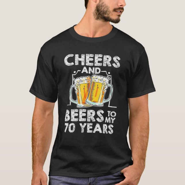 T-shirt Salutations Et Bières À Mon 70 Ans Amusant 70ème (Devant)
