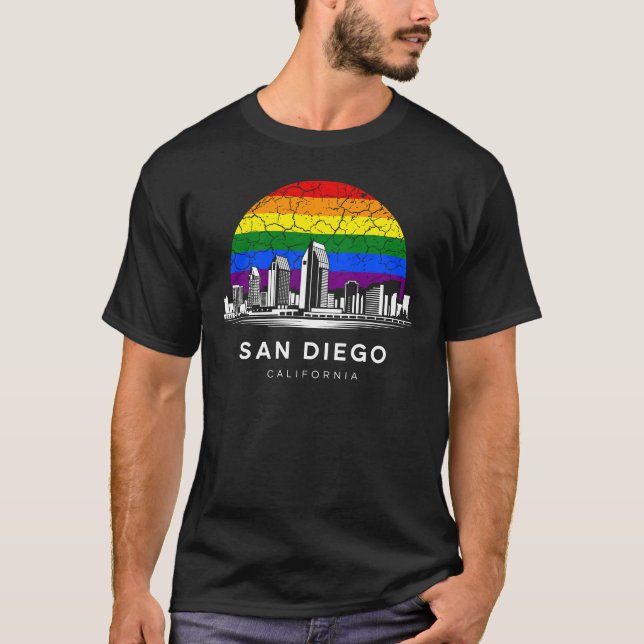 T-shirt San Diego City California Rainbow Flag (Devant)