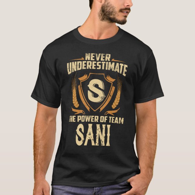 T-shirt SANI Nom T Chemise, SANI nom de famille crête (Devant)