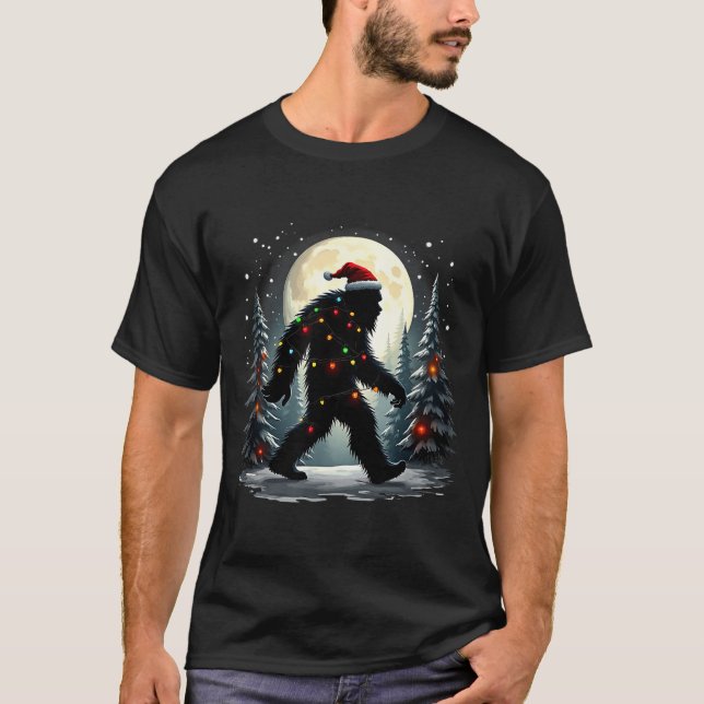 T-shirt Sasquatch 67 Santa Bigfoot Christmas Tree Funny  (Devant)