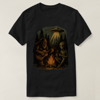 T-shirt Sasquatch Bigfoot Guitar And Alien Campfire UFO