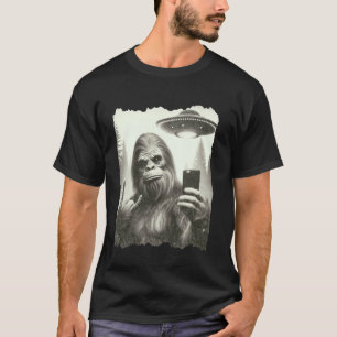 T-shirt Sasquatch selfie Big Foot Rock On UFO extraterrest
