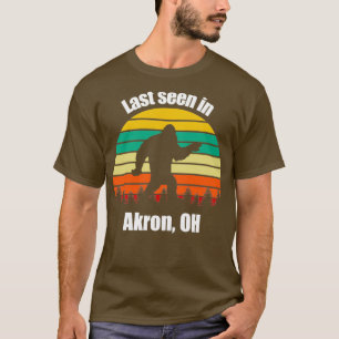T-shirt Sasquatch Seti Dernier Vu À Akron Ohio Assis En Y