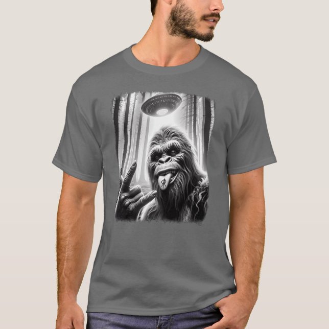 T-shirt Sasquatch Sie Big Foot Rock On UFO Alien Fun frien (Devant)