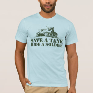 T-shirt Sauvez un soldat lors d'un voyage à bord d'un char