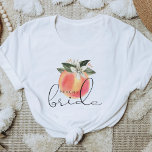 T-shirt SAVANNAH Peachy Bride Géorgie Peaches Bachelorette<br><div class="desc">Ce t-shirt de mariée en peluche est doté d'une pêche à l'aquarelle et d'une police manuscrite amusante. Commandez l'option "mariée en peluche" blanche pour la future mariée et les chemises "pêche de la mariée" coordonnatrices pour votre groupe de célibataires.</div>