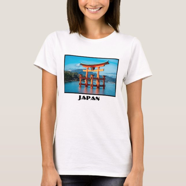 T-shirt Scenic landscape with Japanese Torii Gate (Devant)