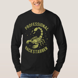 T-shirt Scorpion de poignard de dos professionnel
