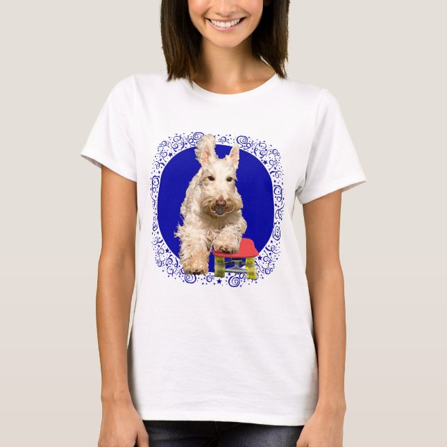 T-shirt Scottish Terrier roux sur un Skateboard (Devant)