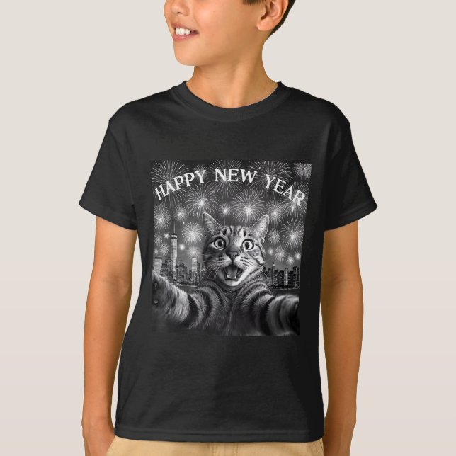 T-shirt Selfie de chat avec compte à rebours de feu d'arti (Devant)