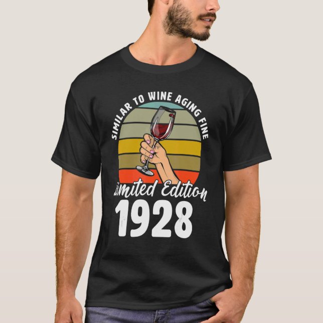 T-shirt Semblable au vieillissement du vin fin né en 1928  (Devant)