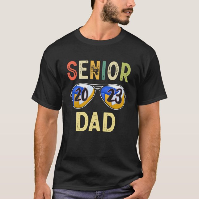 T-shirt Senior Papa 2023 Cool Fier Papa Volleyball Senior  (Devant)