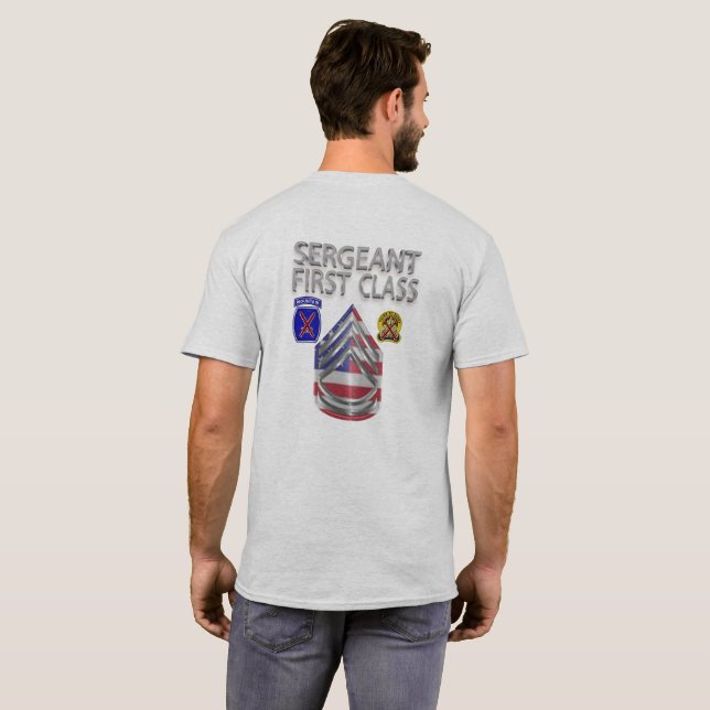 T-shirt Sergent de première classe de la 10e Division de l (Dos entier)