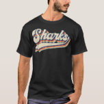 T-shirt Sharks Nom de sport Vintage Retro Cadeaux Hommes F<br><div class="desc">Sharks Nom sportif Vintage Retro Cadeau Hommes Femmes Garçon Fille</div>