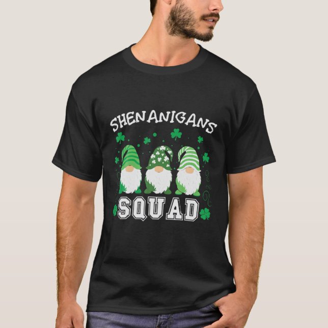 T-shirt Shenanigans Squad Gnomes Holding Shamrock St Patri (Devant)